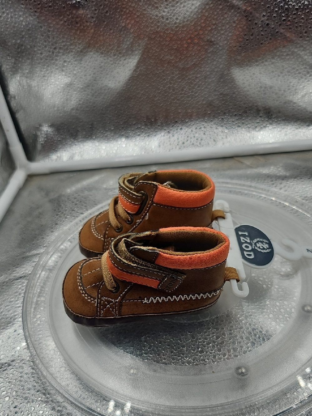 Tan And Brown Izod Shoes Size 2 - Picture 2 of 9